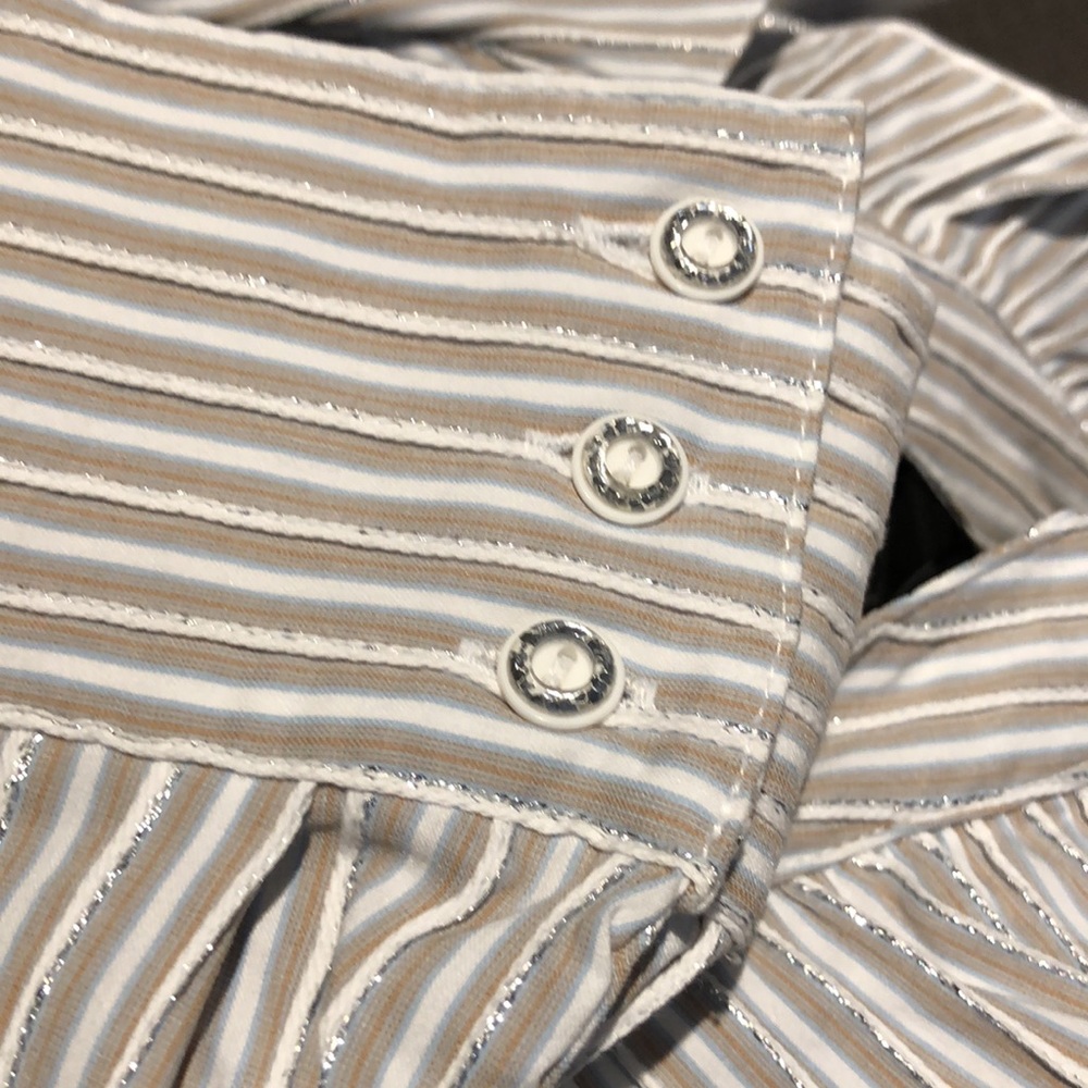 Pretty silver threaded shirt. - Picture 6 of 7